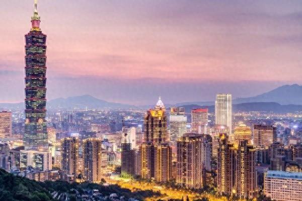 福建，东南沿海的泼墨山水，历史与现代的诗意交织之地