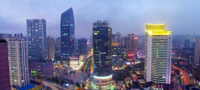 山城重庆，火锅飘香，魅力无限